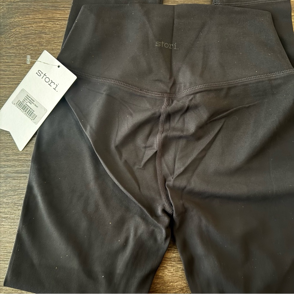 Storia PRIME Hydration Black Leggings - Picture 3 of 3